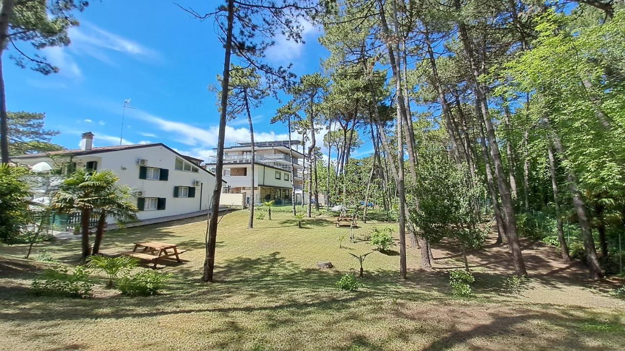 Villa Barbara Fra I Pini Lignano Sabbiadoro Luaran gambar