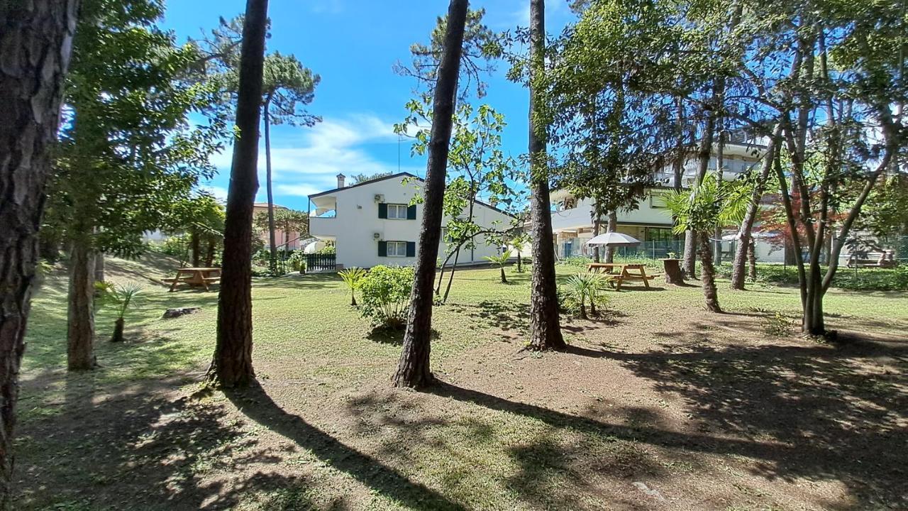 Villa Barbara Fra I Pini Lignano Sabbiadoro Luaran gambar